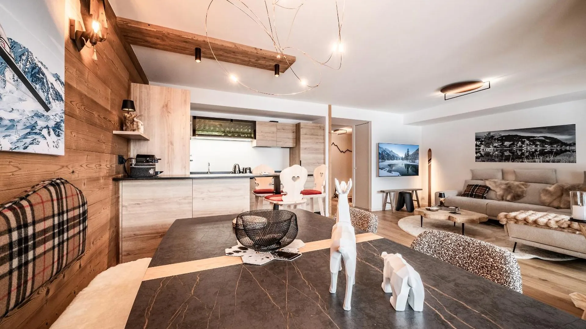 Apartment Chamoisine, Chatel - By Emerald Stay